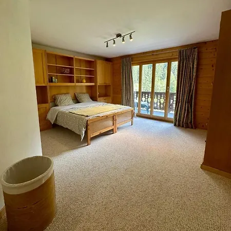 En Montagne A 아파트 샘페리